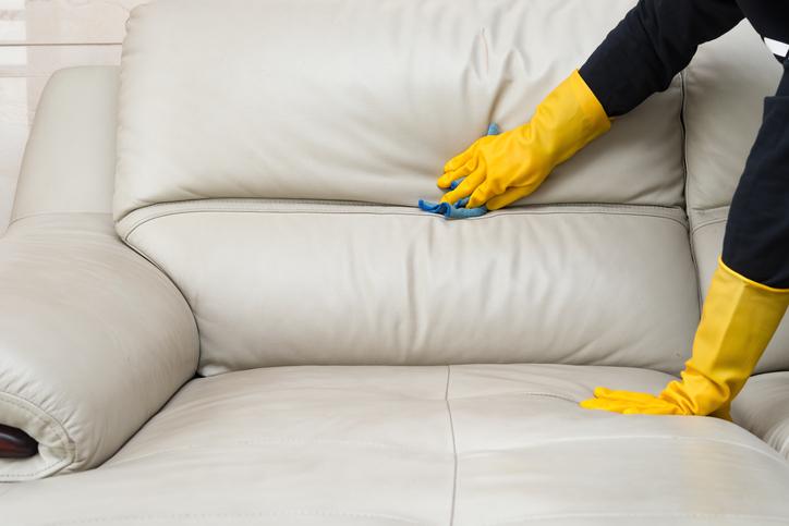 Consejos para limpiar y mantener muebles de cuero blanco