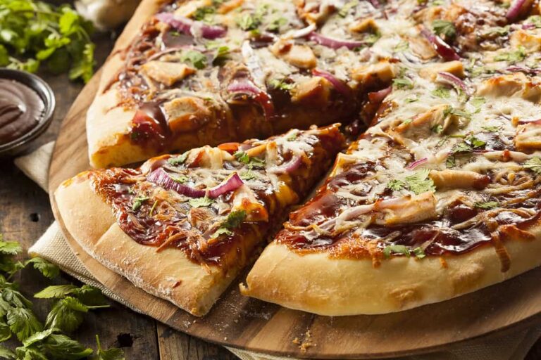 Deliciosa pizza barbacoa casera para satisfacer tu paladar