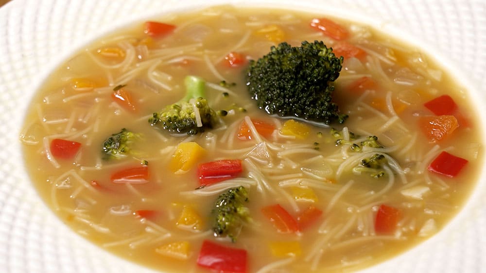 deliciosa-sopa-de-fideos-y-verduras-un-plato-irresistible