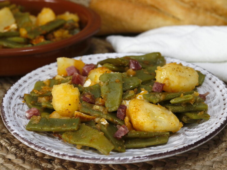 Deliciosas Judías Verdes con Patatas y Jamón: Un Festín Sabroso