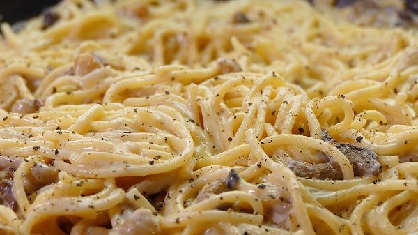 Deliciosos Espaguetis con Setas y Nata: Una Receta Irresistible
