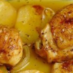deliciosos-muslos-de-pollo-al-horno-con-verduras-y-patatas