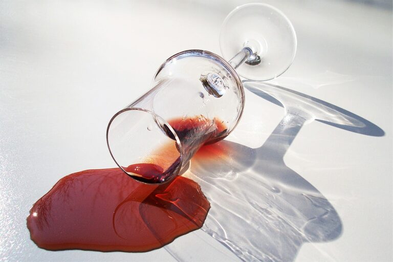 Elimina manchas de vino tinto, tinta y óxido de forma efectiva