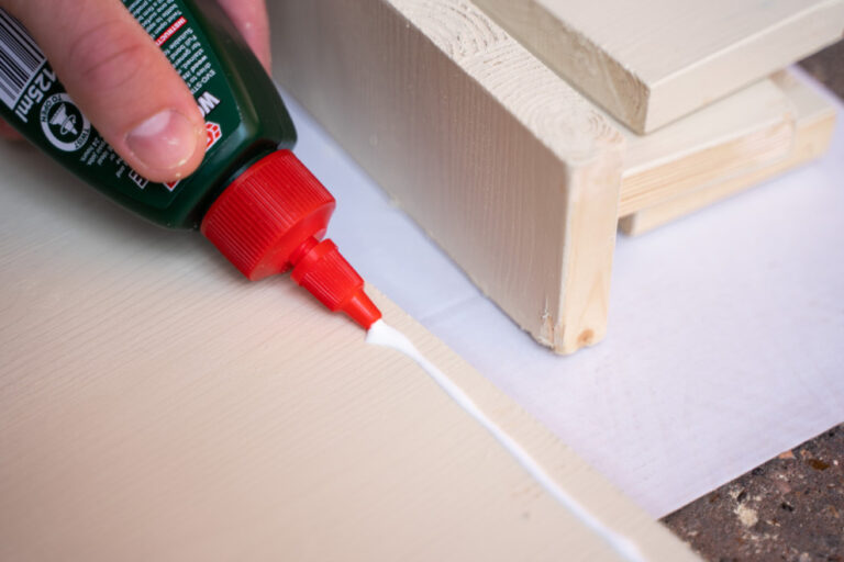 Métodos eficaces para remover pegamento de madera sin dañarla