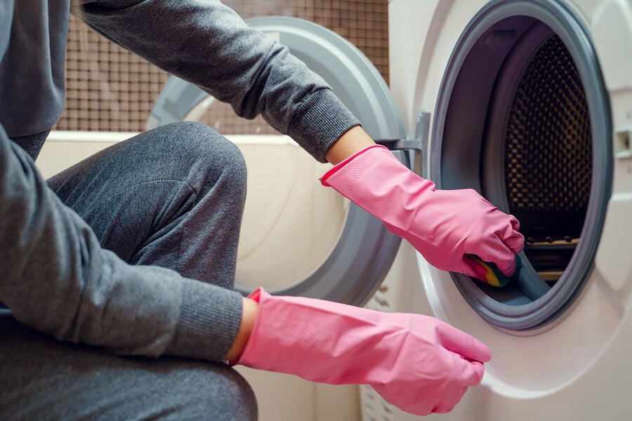 trucos-sencillos-para-limpiar-la-goma-del-lavarropas-de-manera-eficaz